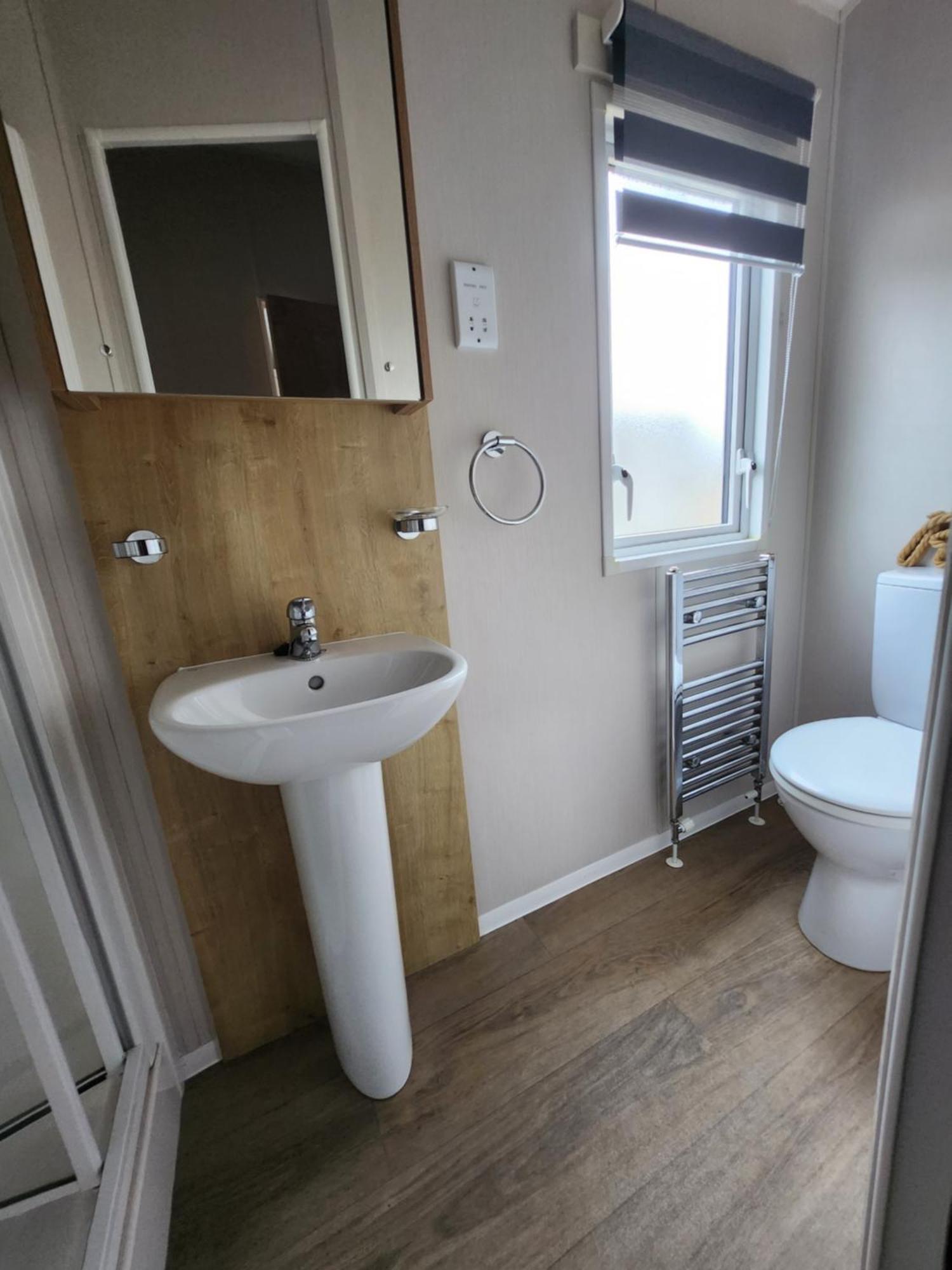 Dees Hot Tub Breaks At Tattershall Lakes Jet Ski 4 Exterior foto