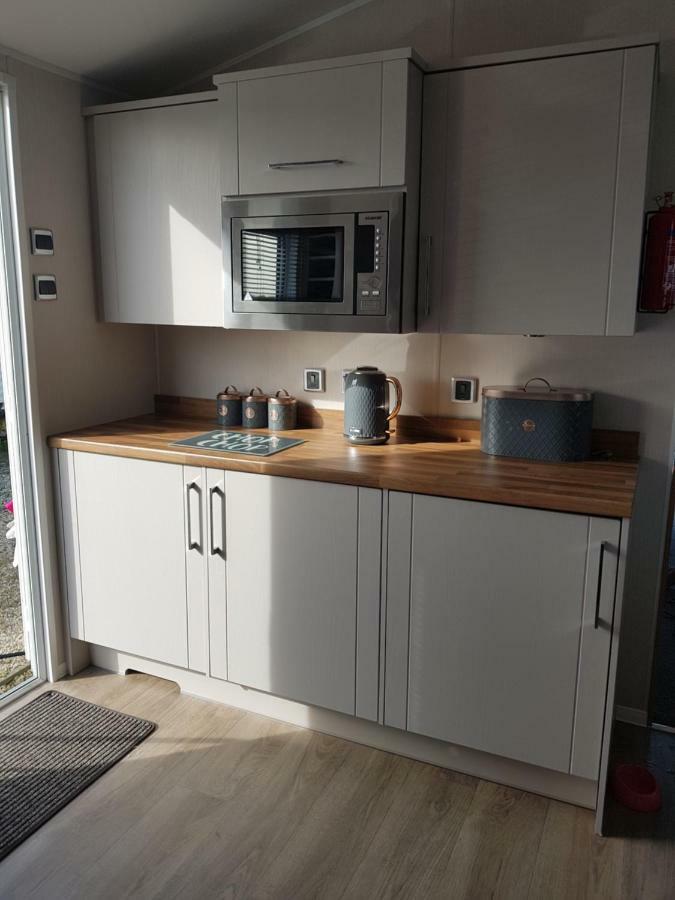 Dees Hot Tub Breaks At Tattershall Lakes Jet Ski 4 Exterior foto